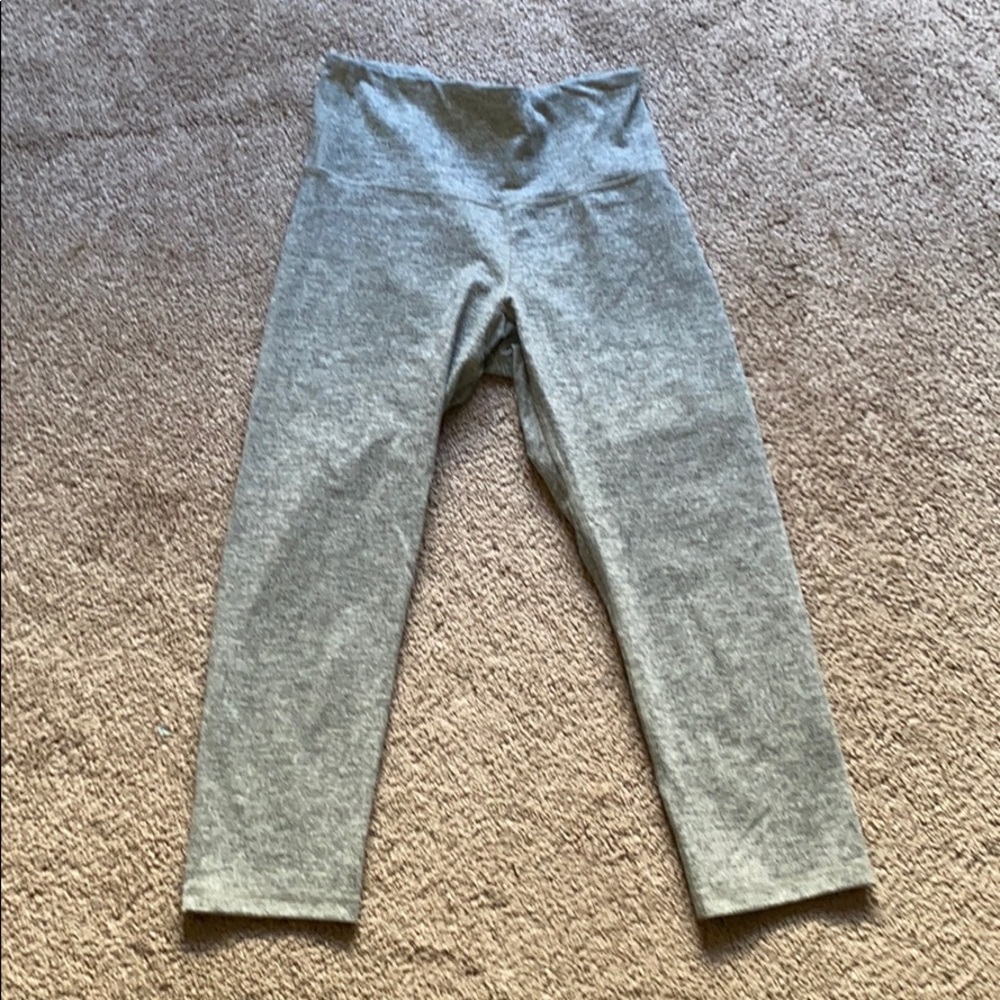 Women’s Old Navy cropped active leggings